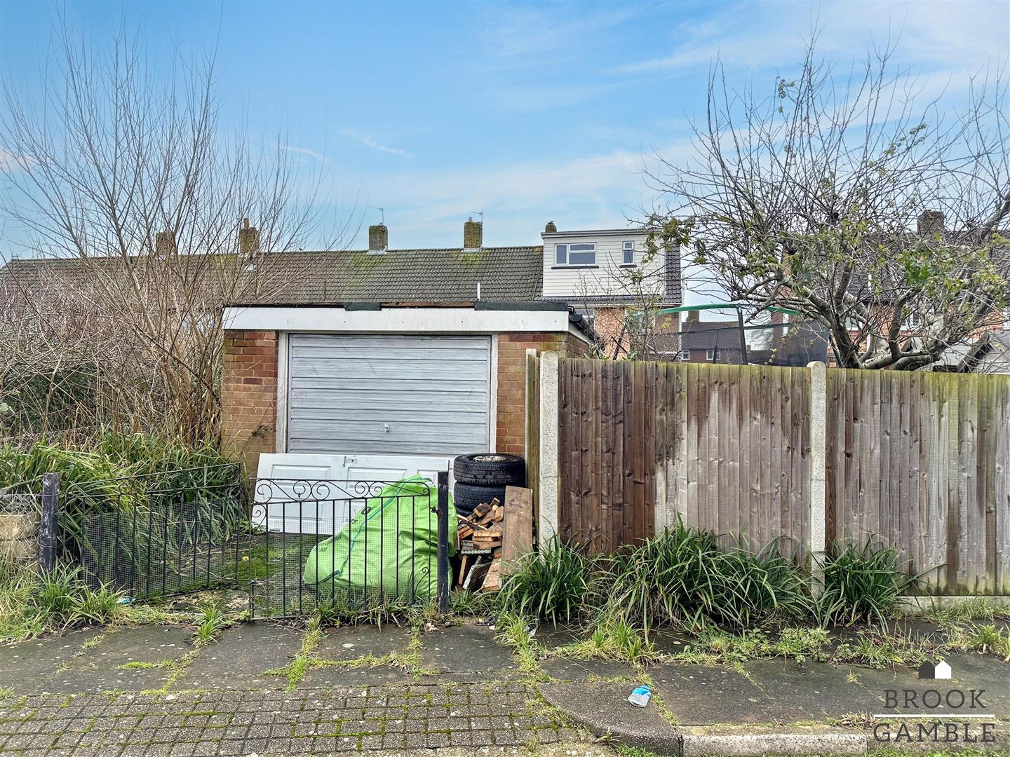 3 Bedroom House. Faygate Road in Eastbourne,  20